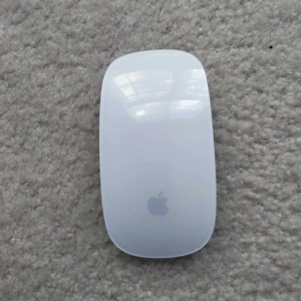 Apple Magic Mouse/First Generation/Model #A1296 - TESTED/POWERS ON